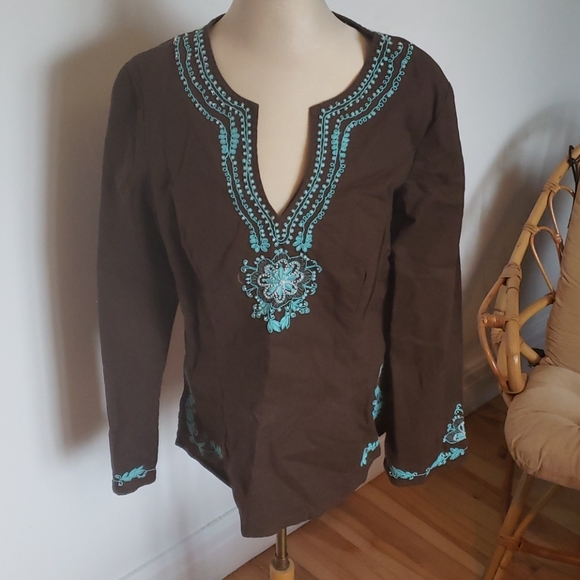 Brown bouse - Picture 1 of 4